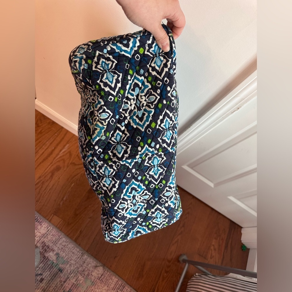 Vera Bradley Stylish Large Weekend Zippered Tote Bag - Picture 7 of 7